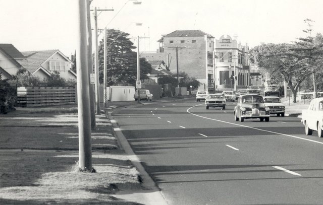 Beach Road, Hampton