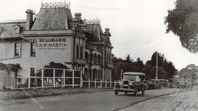 Beach Road, showing Beaumaris Hotel