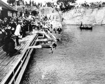 Surrey Dive, Box Hill, Victoria