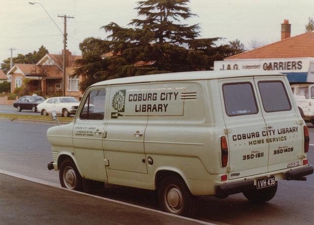 Coburg library bus 