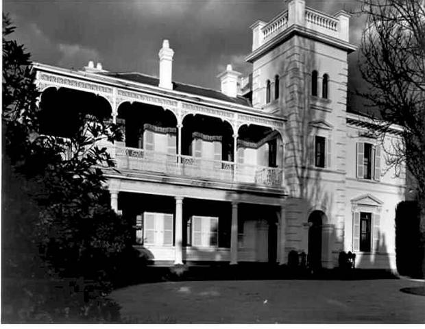 [Toorak House]