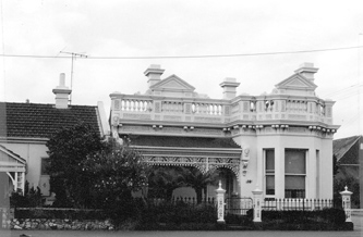 70 Albert Street, East Melbourne, front view