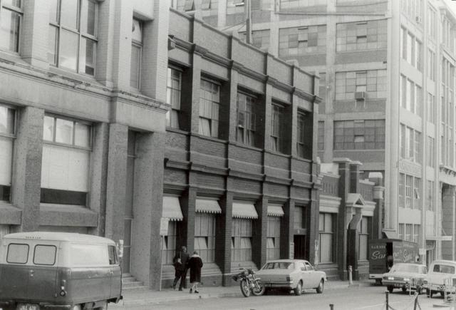 North Melbourne:1960 - 1970. Flinders Lane between Exhibition Street ...