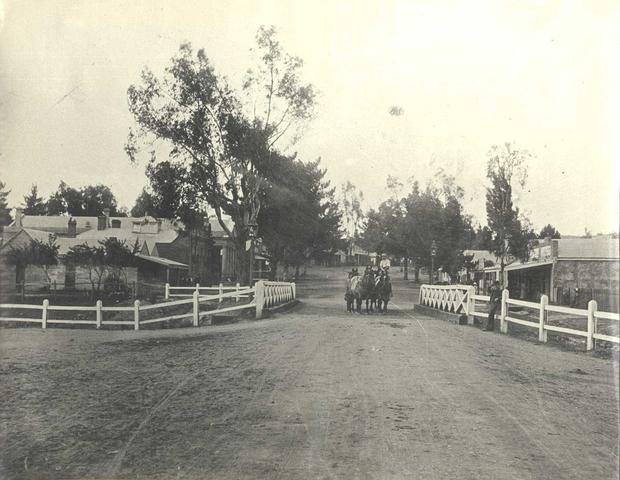 miscellaneous:1912. Grant Street. Alexandra featuring horse drawn carriage.